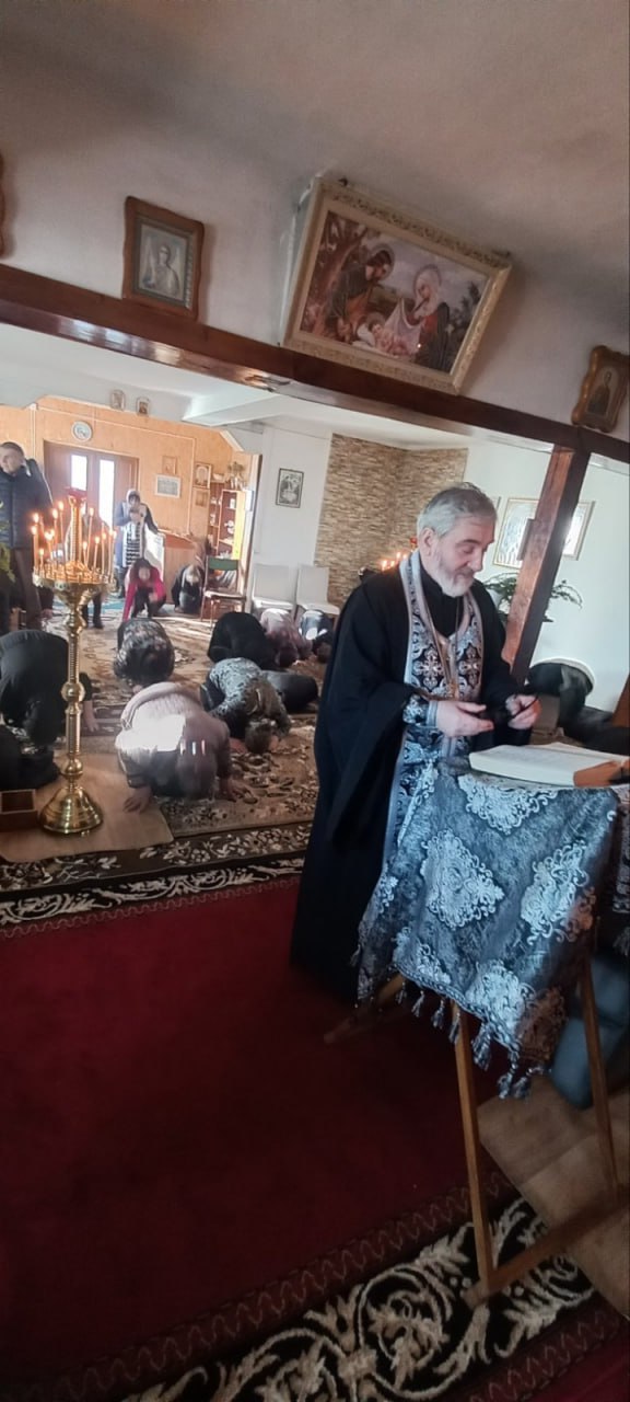 У гнаних громадах УПЦ на Буковині молилися на Великому покаянному каноні фото 2