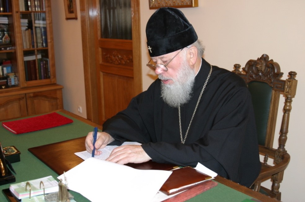 Блаженніший Митрополит Володимир у робочому кабінеті. Фото: автор
