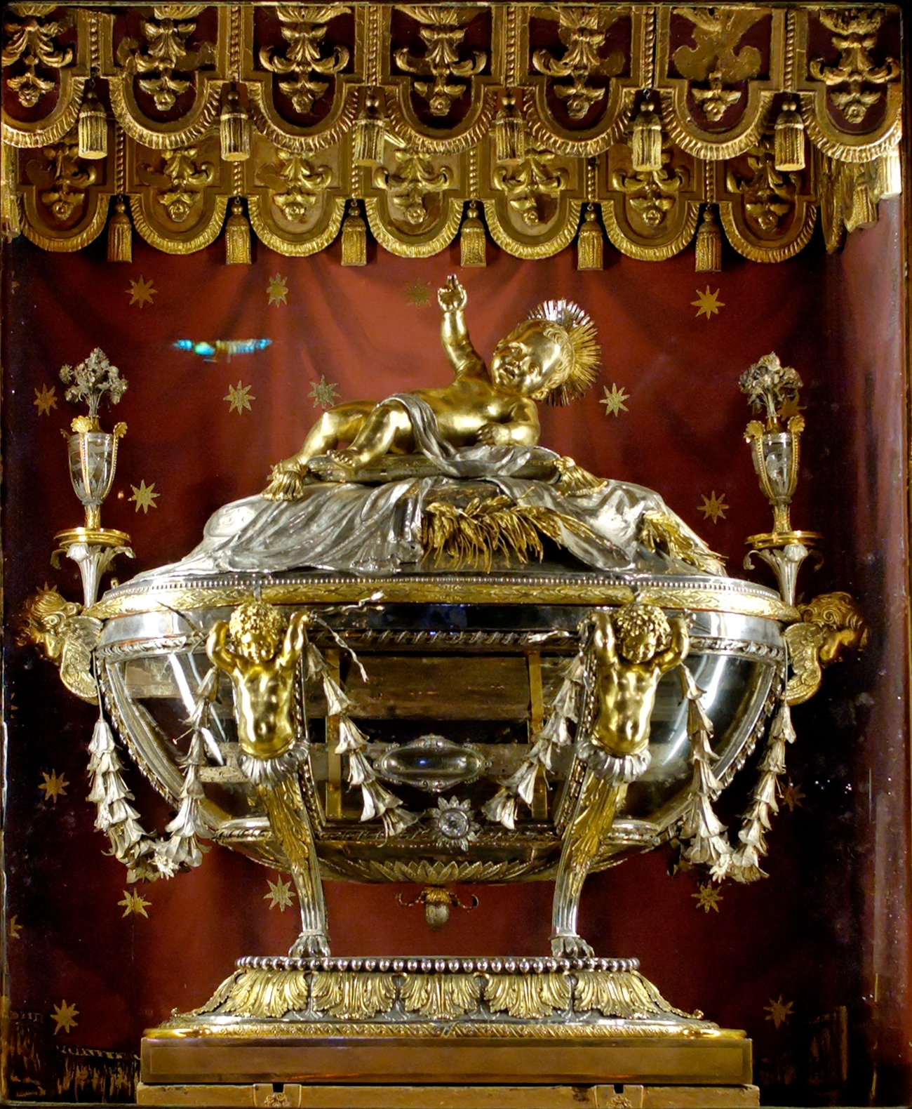 Θρόνος από παλιό σφενδάμι: η ιστορία της Φάτνης της Βηθλεέμ фото 1